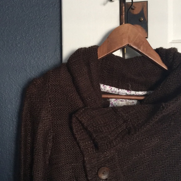 Cozy long brown sweater. - Picture 2 of 3